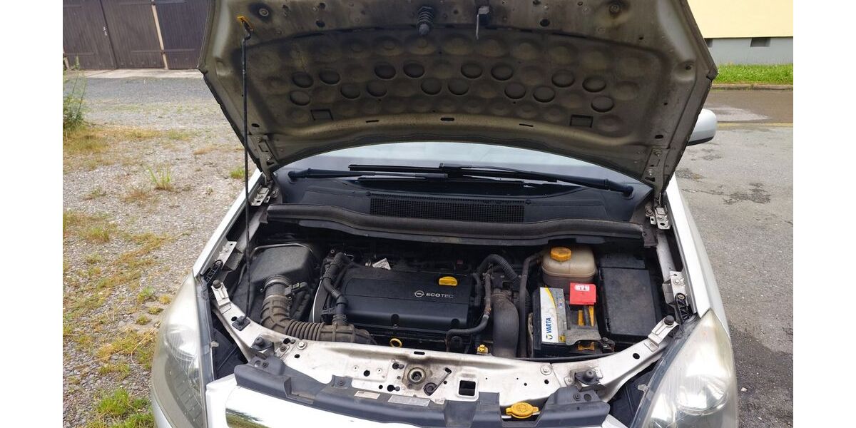 Opel Zafira 185.000 km 2.499 &euro; Eppendorf 09575