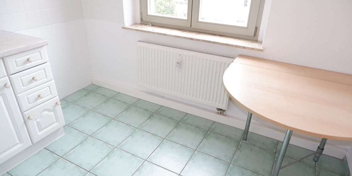 Etagenwohnung Chemnitz Kaßberg - 1 Zimmer, 32 m&sup2;, 200&euro; | Angebot:27030356
