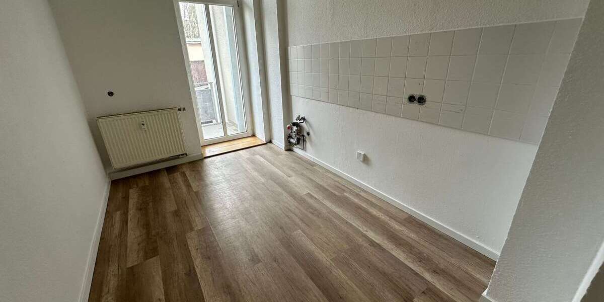 Etagenwohnung Chemnitz Lutherviertel - 2 Zimmer, 50 m&sup2;, 275&euro; | Angebot:27216861