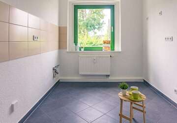 Wohnung Chemnitz Schönau - 2 Zimmer, 52 m&sup2;, 270&euro; | Angebot:27314436