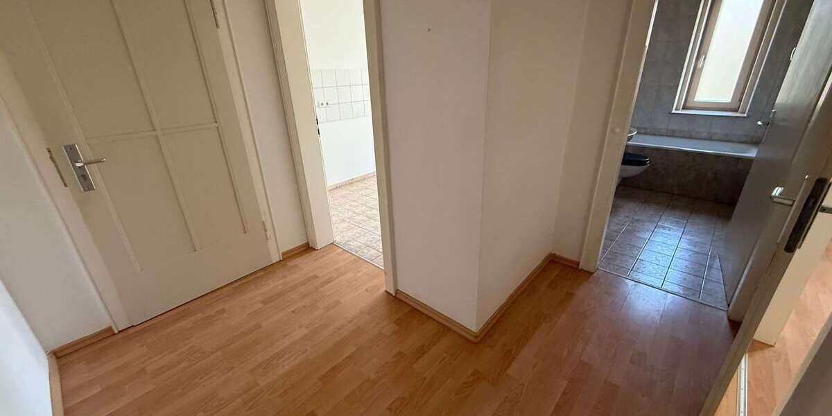Etagenwohnung Chemnitz Kaßberg - 1 Zimmer, 37 m&sup2;, 245&euro; | Angebot:26608542