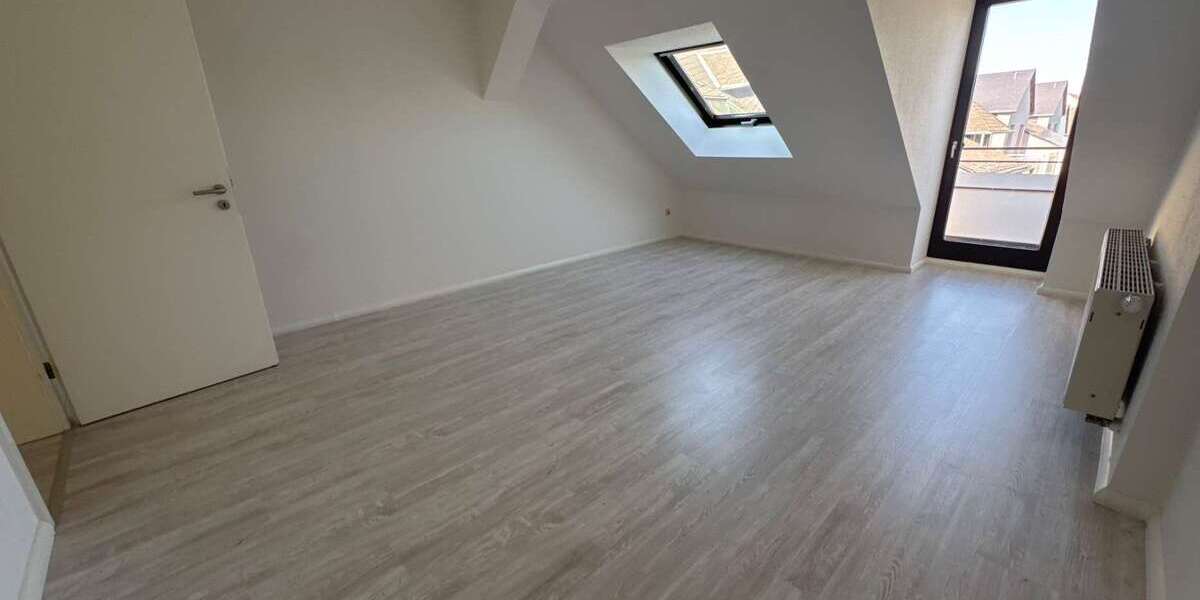 Etagenwohnung Chemnitz Kaßberg - 4 Zimmer, 90 m&sup2;, 540&euro; | Angebot:26948040