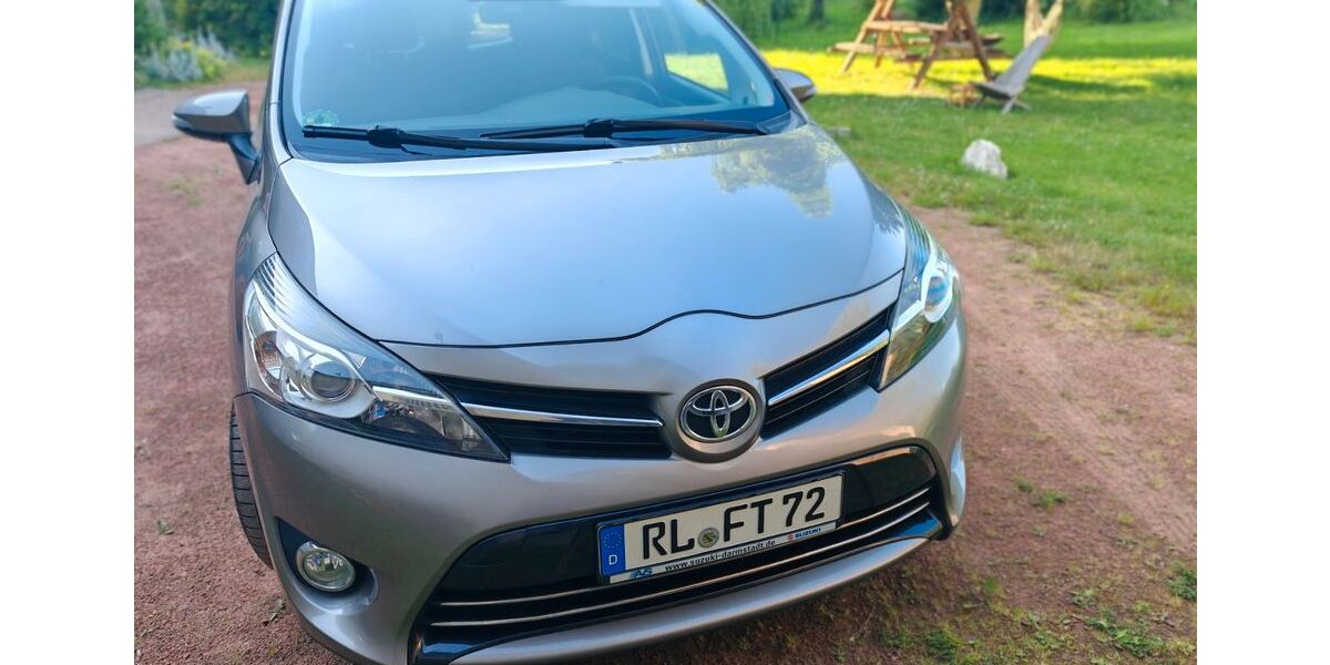 Toyota Verso 193.000 km 6.200 &euro; Erlau 09306