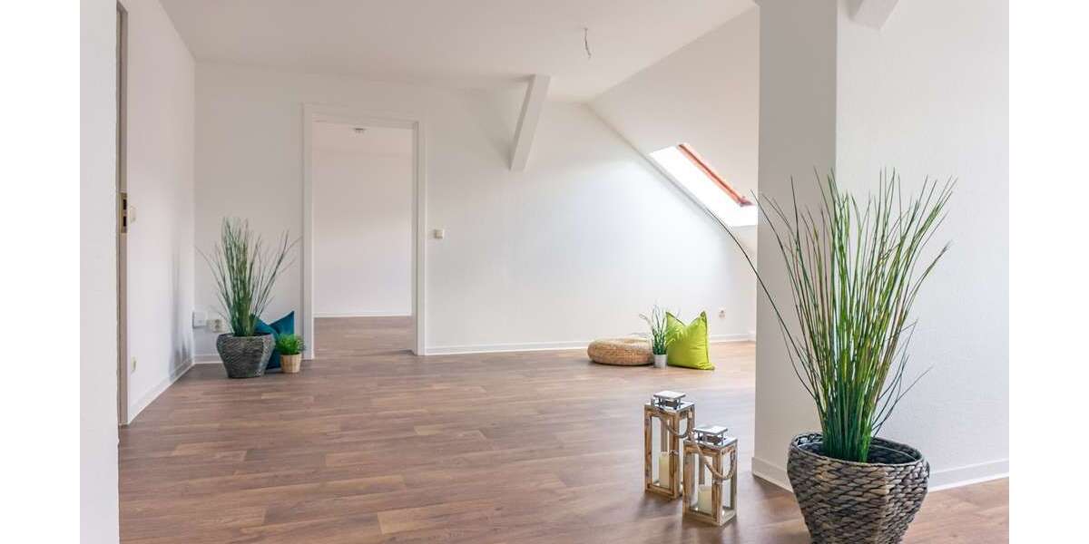 Etagenwohnung Chemnitz Kaßberg - 4 Zimmer, 83 m&sup2;, 495&euro; | Angebot:27131536