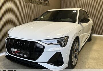 Audi e-tron 40.685 km 35.899 &euro; Chemnitz 09125