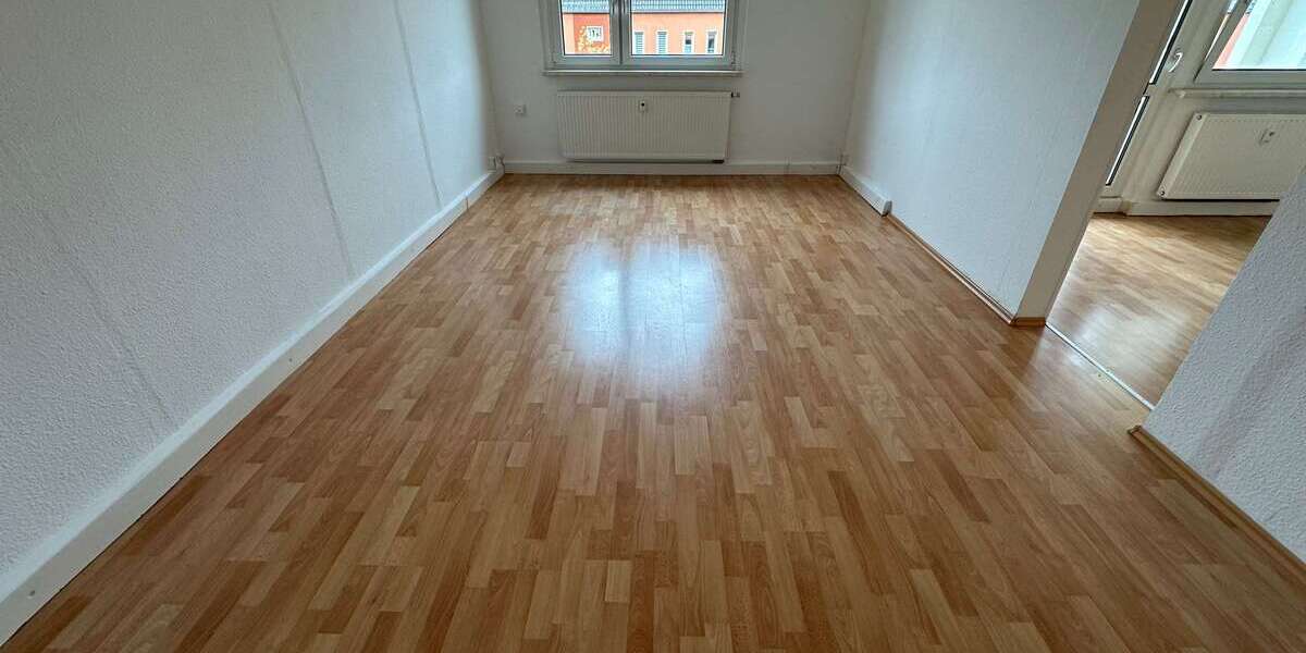 Etagenwohnung Chemnitz Reichenbrand - 5 Zimmer, 100 m&sup2;, 599&euro; | Angebot:26071837