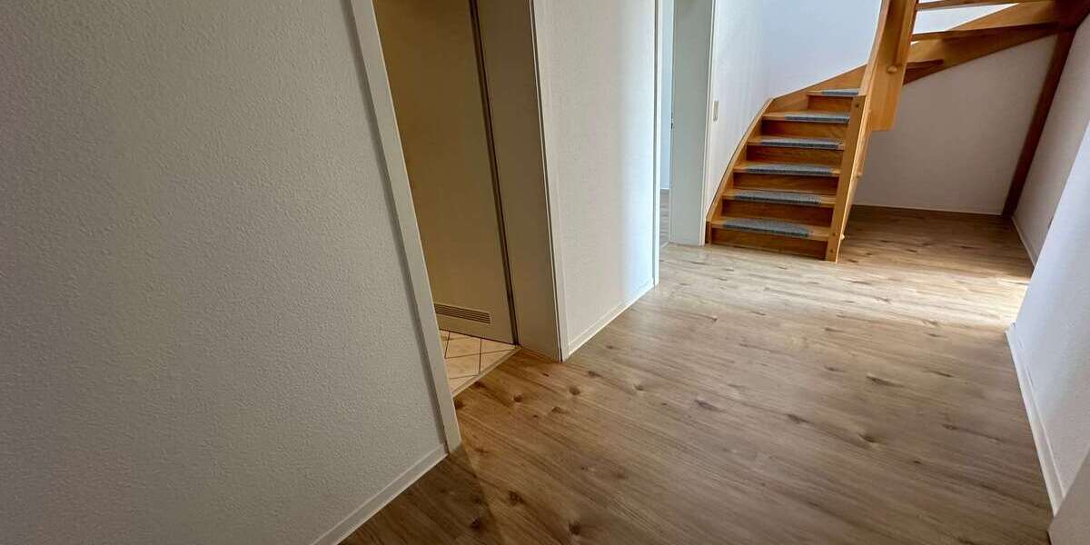 Etagenwohnung Chemnitz Schloßchemnitz - 4 Zimmer, 87 m&sup2;, 525&euro; | Angebot:27225377