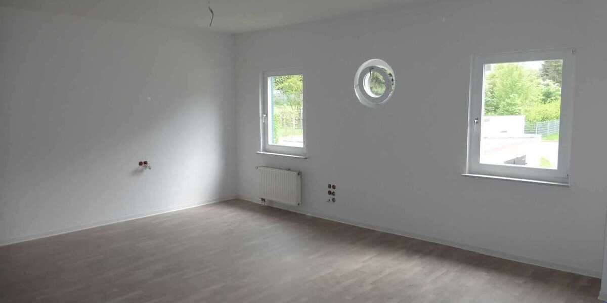Etagenwohnung Oelsnitz - 5 Zimmer, 106 m&sup2;, 550&euro; | Angebot:27055971
