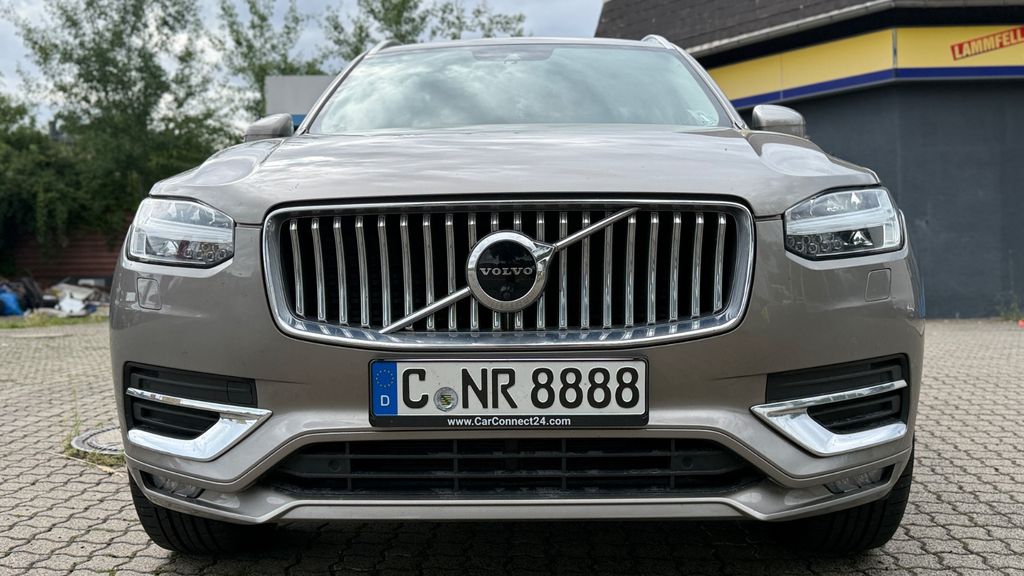Volvo XC90 127.182 km 31.900 &euro; Chemnitz 09130